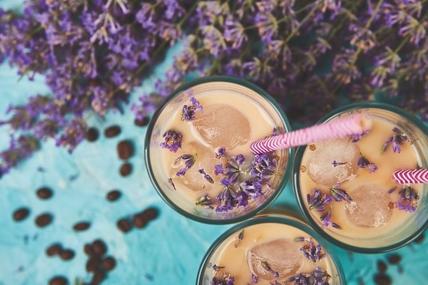 5. Lavantalı Buzlu Latte