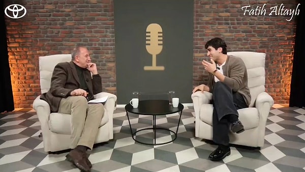 Fakat geçtiğimiz saatlerde bambaşka bir konuyla gündeme oturdu. Fatih Altaylı’ya konuk olan Mert Ramazan Demir, sosyal medyada "sosyal becerisiyle" eleştirildi.