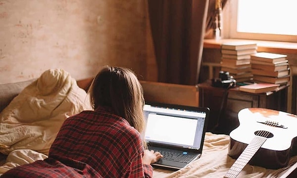 Yatağının sadece uyumak için bir alan olduğunu beynine öğretmelisin.