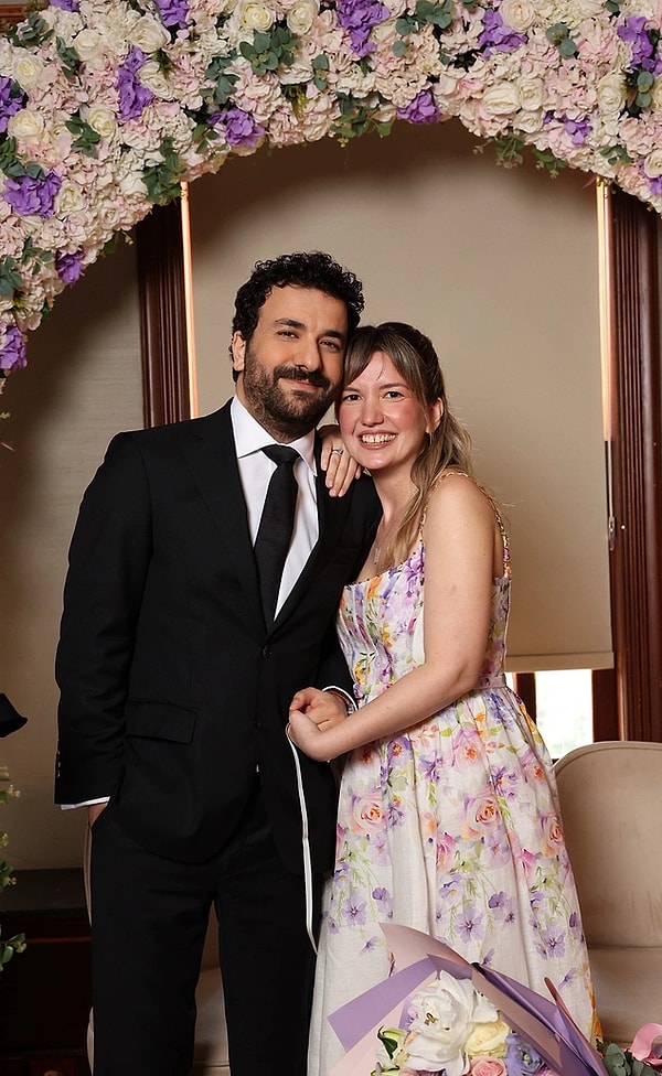 Hasan Can Kaya, son yıllarda yaptığı her işle gündeme oturmayı başaran isimlerden biri olsa da özel hayatını gözlerden uzak yaşamayı tercih eden ünlülerden.