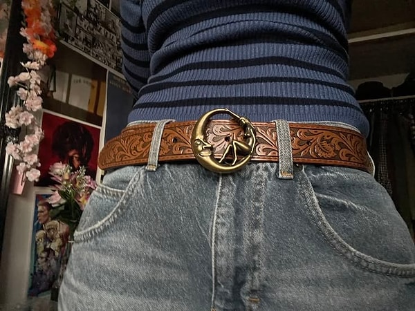 8. Kemerlerini dikkat çekici seçebilirsin.