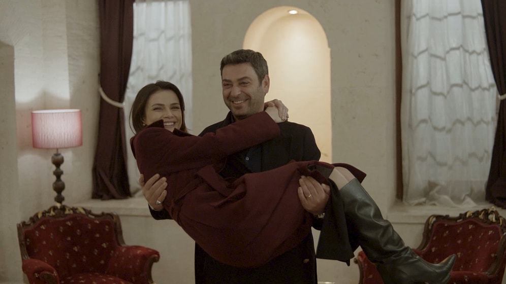 Uzak Şehir Ekibini Hiç Böyle Görmediniz!