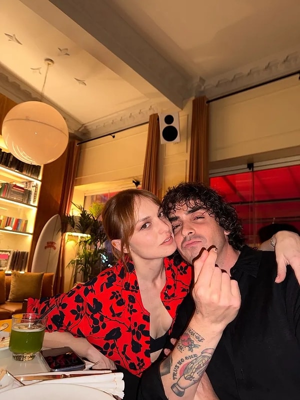 Nilperi Şahinkaya, özel hayatıyla zaman zaman magazin gündeminde yer alan isimlerden biri.