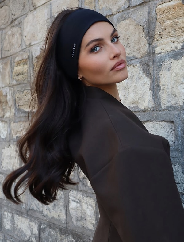 Thylane Blondeau, 25. yaşını çocukluk fotoğrafıyla kutlarken, güncel haliyle de sosyal medyada büyük ilgi gördü.