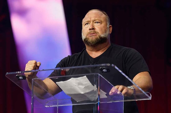 ABD Başkanı Donald Trump, İran’a yönelik tehditlerinin dozunu gün geçtikçe artırdı.