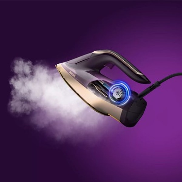 7. Akıllı otomatik buhar teknolojisi ile zahmetsizce ütüleyebilirsin.