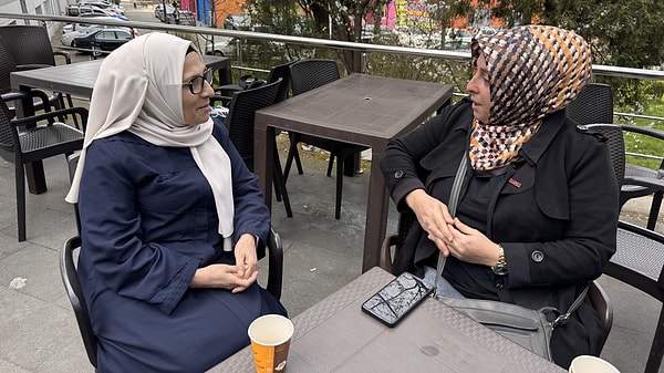 Kendi hikayesinden yola çıkarak özellikle kadınlara ve gençlere seslenen Koç, “30 yaş geç değil” diyerek önemli bir mesaj verdi.