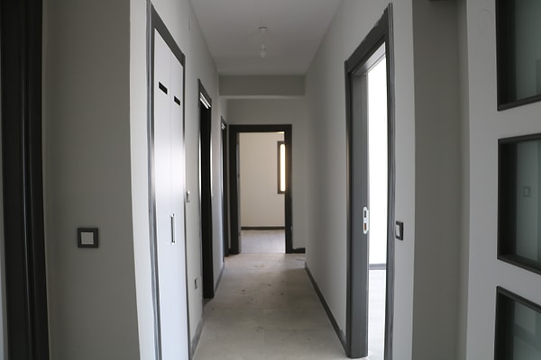 Öte yandan, konteyner kentlerde yaşayan vatandaşların yaz aylarıyla birlikte kalıcı konutlara geçiş yapması bekleniyor.