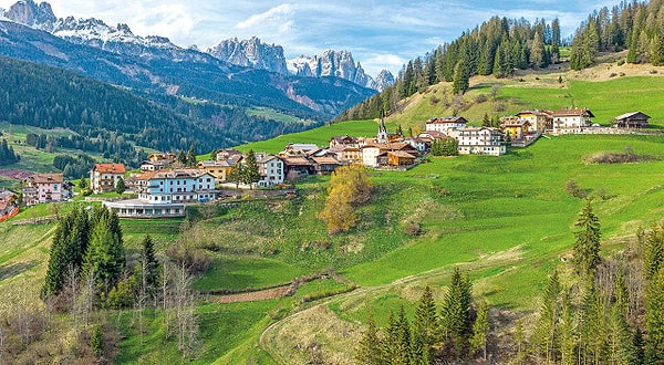 Calabria, İtalya'nın "ayak parmağı" olarak bilinen yarımadanın en güney ucunda konumlanıyor.