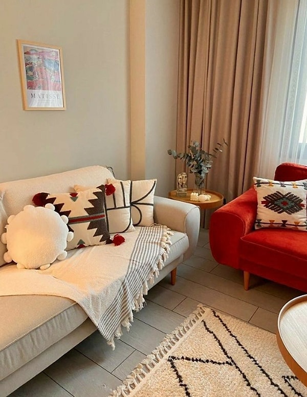 6. Salonuna tekstil ürünleriyle hava kat!