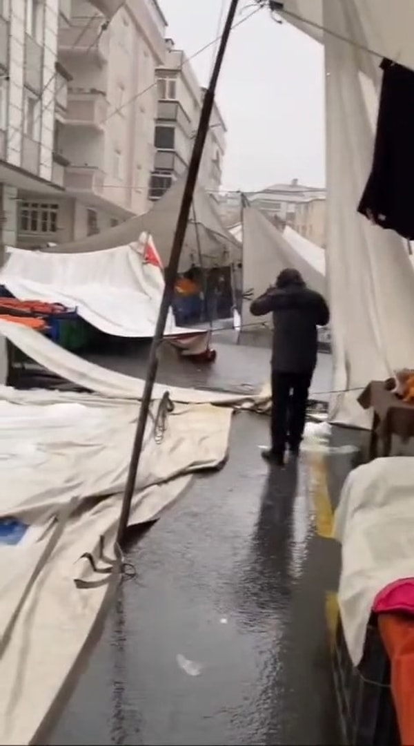 Semt Pazarında Zor Anlar