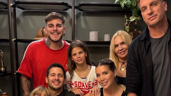 Abisinin başarı ve para sonrası değiştiğini iddia etti.