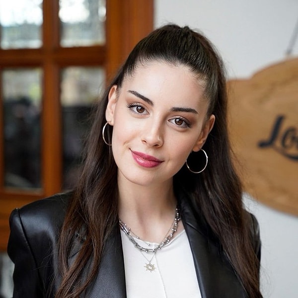 Kızılcık Şerbeti'ndeki Çimen rolüyle adını duyuran Selin Türkmen avukat oldu!