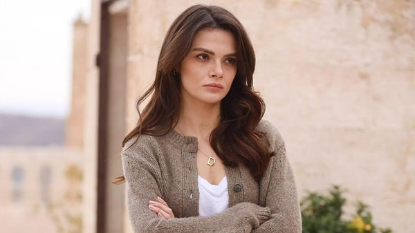 Yurt dışına çıkış yasağı verildi.