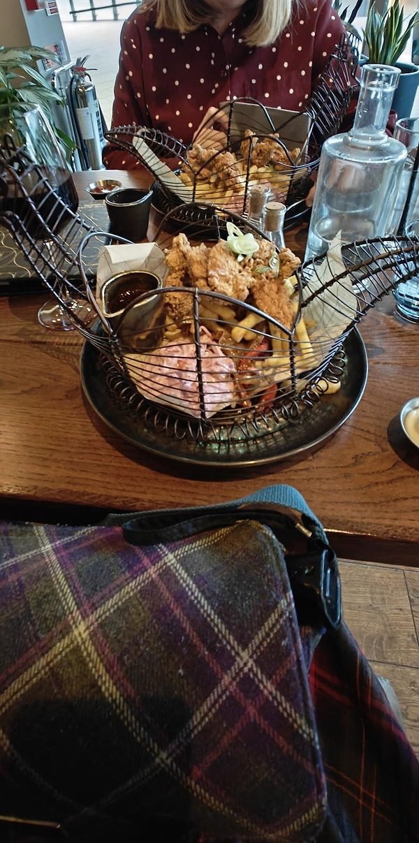 12. Kızarmış tavuk, tavuğun içinde yenir!