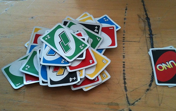 UNO, +2 ve +4 kartlarının üst üste atılamayacağını duyurdu