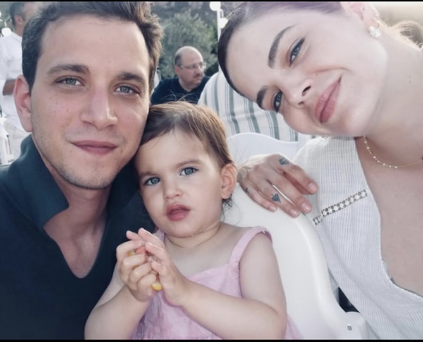 Ancak son günlerde çiftle ilgili ortaya atılan iddialar kafaları karıştırdı.