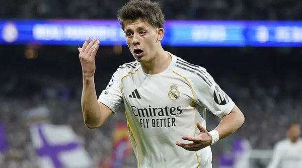 Jude Bellingham yerine oyuna girdi.