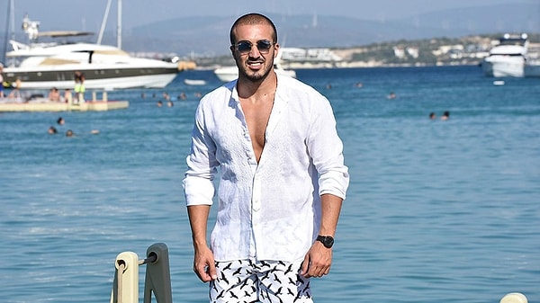 Ezgi Mola ile Evliliği ve Çocuğu Hakkında Bilgiler