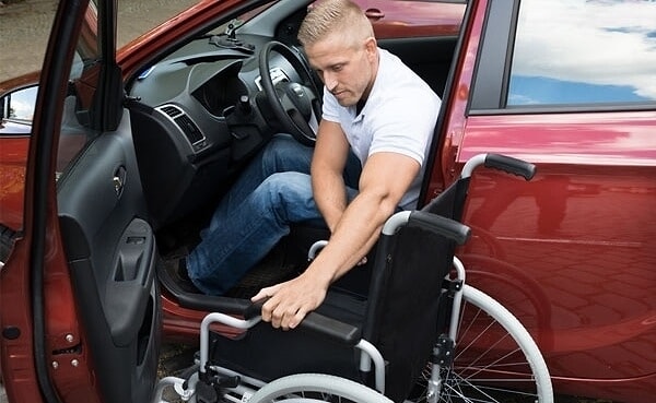 Engelli vatandaşların otomobil alımlarındaki vergi muafiyeti uygulaması, Meclis’ten geçen son düzenlemeyle birlikte yeni bir boyut kazandı.