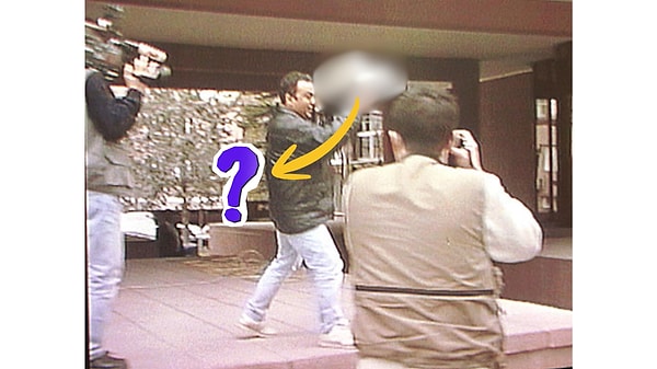 5. 2001 ekonomik krizinin sembolü haline gelen ve esnaf Ahmet Çakmak'ın Başbakanlık binası önünde dönemin başbakanı Bülent Ecevit'e fırlattığı nesne neydi?