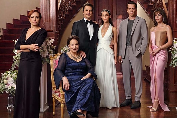 Sezon bitimine doğru dizilerin akıbeti yavaş yavaş belli olurken NOW'ın ilgiyle izlenen dizisi Kıskanmak arafta kalanlardan olmuştu.