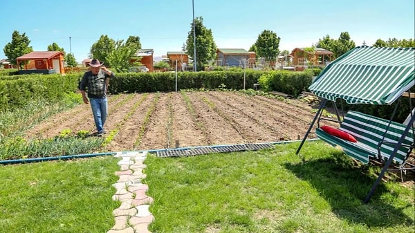 Türkiye genelinde tartışma konusu olan hobi bahçeleriyle ilgili yasal çerçeve, Cumhurbaşkanı Recep Tayyip Erdoğan’ın talimatıyla yeniden şekilleniyor.