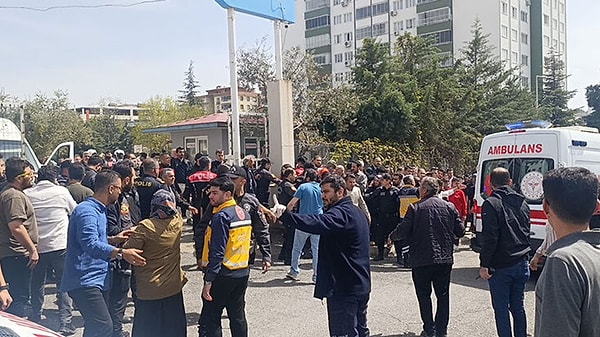 Türkiye'yi yasa boğan Şanlıurfa ve Kahramanmaraş'taki okul saldırılarının ardından çocuklarda şiddet eğiliminin nedenleri üzerine tartışmalar başladı.