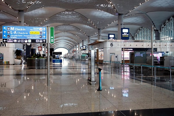 Kalabalık ve Cam Yüzeyler: Isı Kazanımının İki Ana Kaynağı