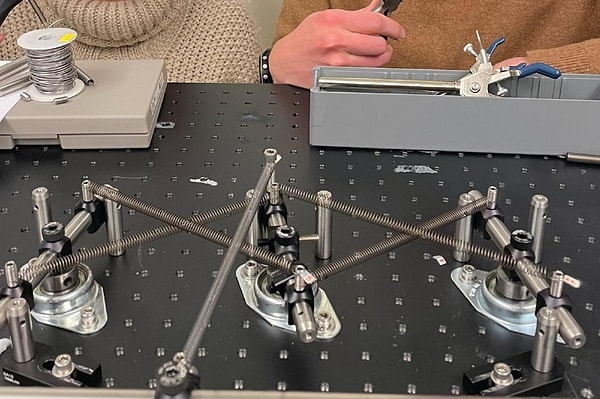 Maddelerin Geçmişteki Fiziksel Hareketleri Hatırlama Özelliği Hesaplama Sürecine Dönüşüyor