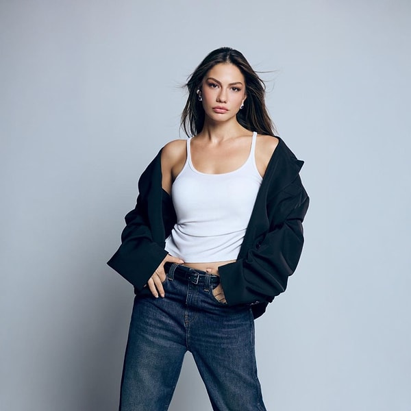 Demet Özdemir’in Kariyerindeki Dönüm Noktaları ve Popüler Dizileri