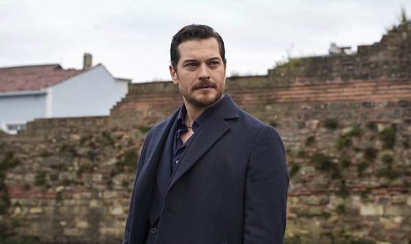 Çağatay Ulusoy’un Özel Hayatı: Eski Sevgilileri ve Çok Konuşulan Aşkları