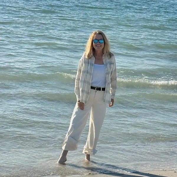 Florida’da yaşayan bir kadın, yıllar içinde farklı kanser türleriyle mücadele etmek zorunda kaldıktan sonra, insan papilloma virüsü (HPV) konusundaki farkındalığın artırılması gerektiğini söylüyor.