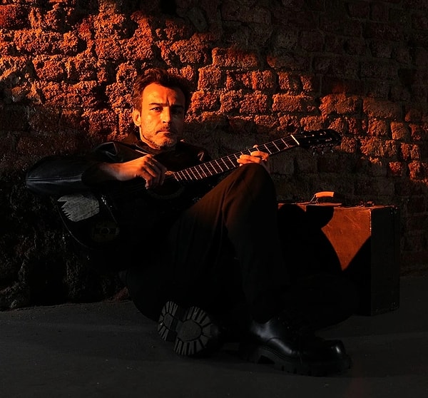 Muğla’nın Bodrum ilçesinde yaşayan Rıza Tamer Şişman’dan gelen acı haber müzik dünyasında üzüntü yarattı.