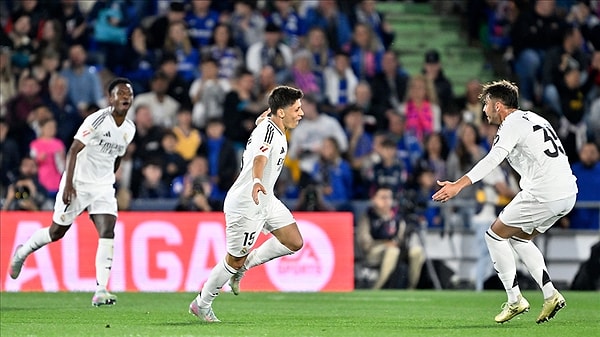 Perez maç sonunda soyunma odasına indi.