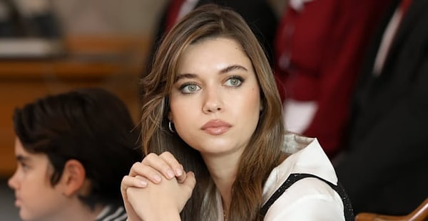 The Moment Afra Saraçoğlu Shined Bright: The Charmer of the Mansion