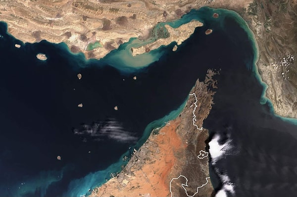 Trump'ın resti  İran'ı kızdırdı, boğaz kapandı.