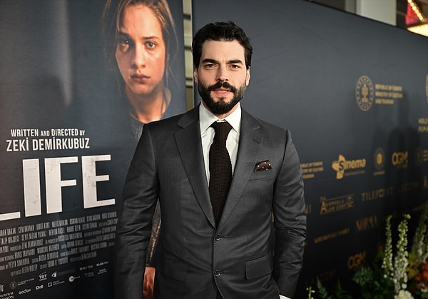 Akın Akınözü'nün Kariyer Yolculuğu ve Unutulmaz Dizileri