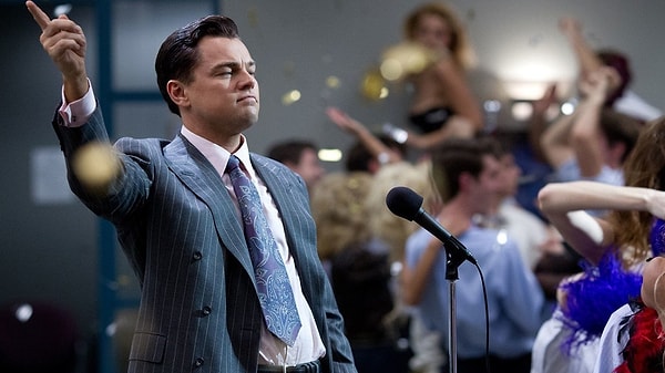 Açık duruş ve güçlü pozisyonlar özgüven mesajı veriyor