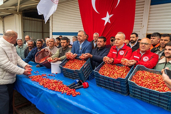 Manisa Tarım ve Orman Müdür Yardımcısı Serdar Mersinli, 2026 sezonunun bereketli başladığını belirterek şu ifadeleri kullandı:
