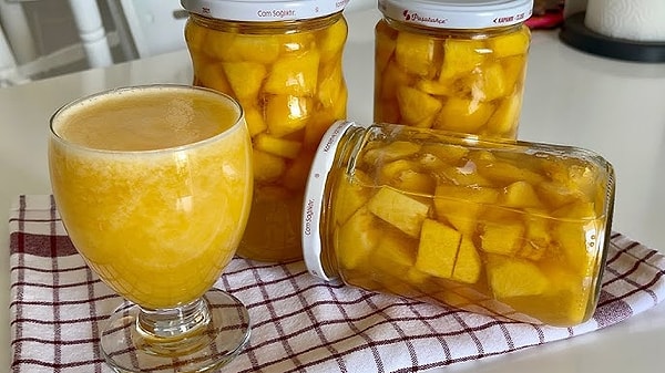 Bazı konservelerin iç kaplamasında bulunan Bisfenol A (BPA) maddesi, meyveye sızarak vücuda geçebilir.