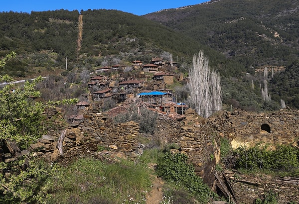 Milli Mücadele döneminde işgalcilere karşı direnen efelere ev sahipliği yapan Lübbey’de, tarihi caminin restorasyonunda sona gelindi.