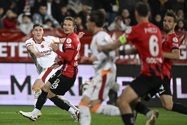60.dakikda maç 3-0 olmuştu...