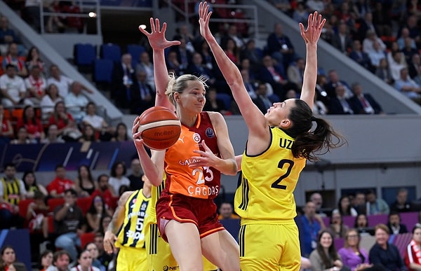 Finalde üçüncü kez Türk derbisi izledik.