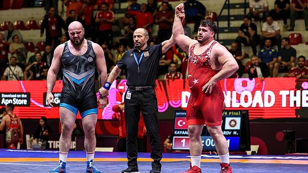 Rakip sportmenlik dışı hareketle diskalifiye oldu.