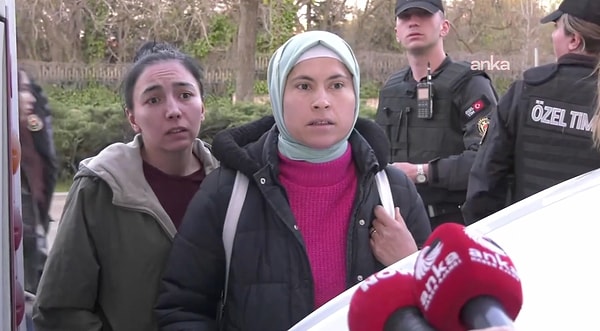 Polis ablukası nedeniyle madenci eşleri ile görüşemeyen Şeyma Coşkun ve Nuray Yavuz ablukaya tepki gösterdi.