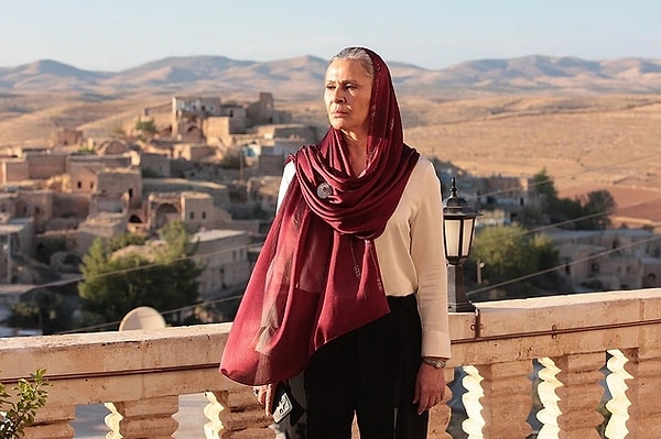 Gonca Cilasun, who brings to life the character of Sadakat in 'Distant City', is truly embodying one of the most villainous characters on screen.