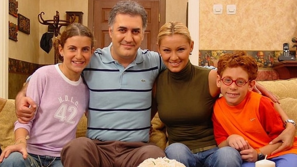 The Decor Of Iconic TV Series Homes Turns Out To Be Designed By The Same Person