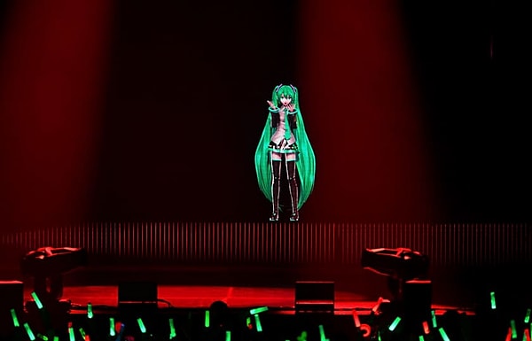 Sadece bir anime karakteri değil bunun yanında büyük iş birlikleri de alıyor.