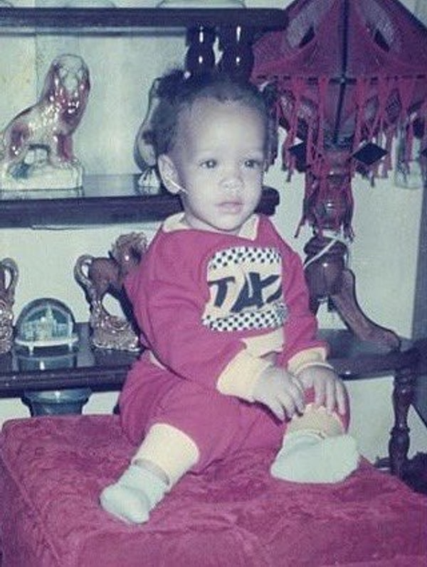 Dikkat çeken bir diğer detay ise minik Rocki’nin annesine olan benzerliği oldu.